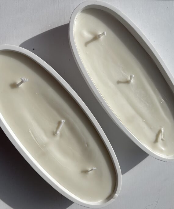 Small Oval ceramic candle
